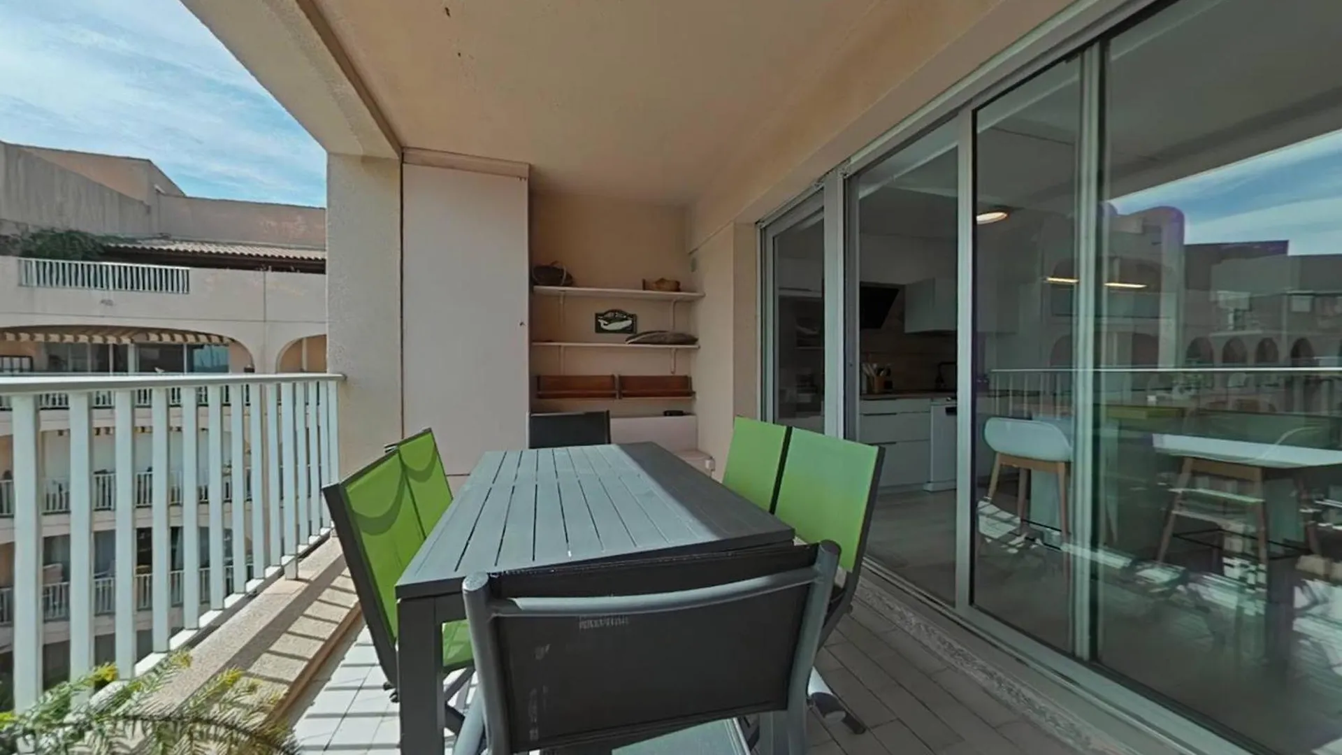 T3 Climatise Dernier Etage Port Hyeres - Fr-1-826-12 Apartment