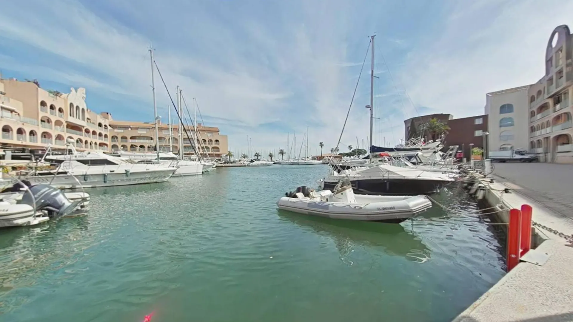T3 Climatise Dernier Etage Port Hyeres - Fr-1-826-12 Apartment